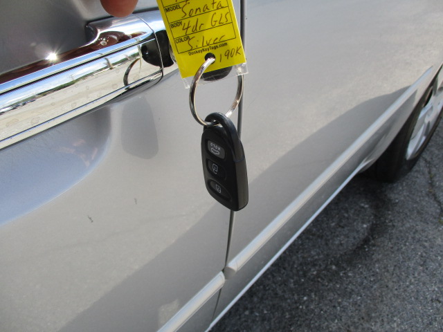 Used 2010 Hyundai Sonata GLS FWD image 11