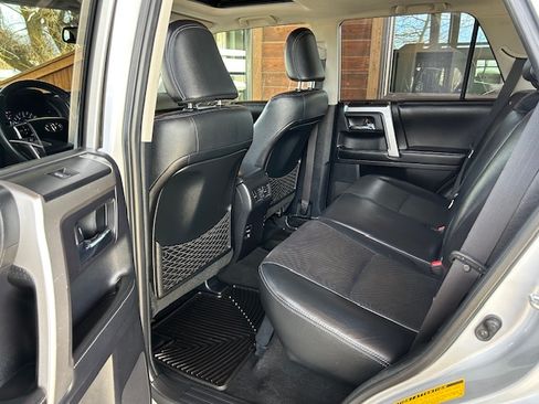 Used 2015 Toyota 4Runner Limited image 15