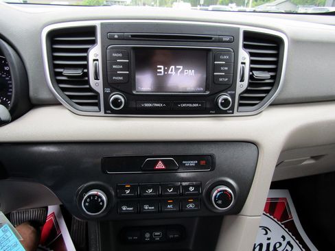 Used 2019 Kia Sportage AWD LX image 20