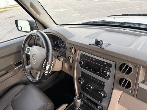 Used 2008 Jeep Commander Sport image 53