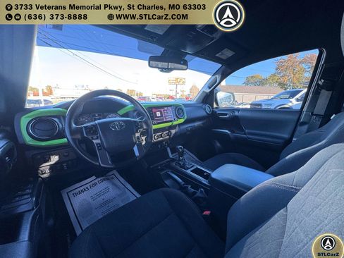 Used 2020 Toyota Tacoma TRD Sport image 10