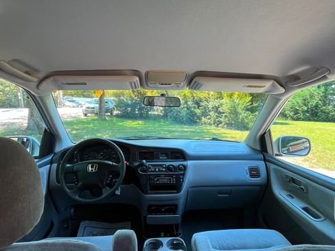 Used 2002 Honda Odyssey EX image 8