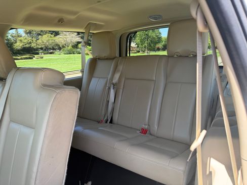 Used 2017 Ford Expedition EL 4WD Limited image 11
