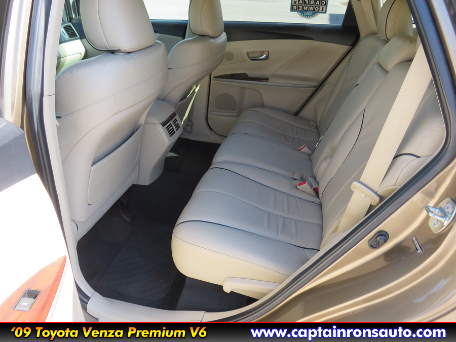 Used 2009 Toyota Venza FWD image 9