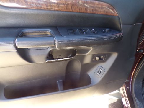 Used 2013 Nissan Armada 4WD Platinum image 11