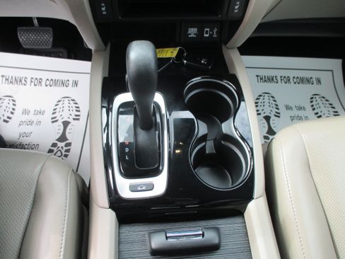 Used 2019 Honda Ridgeline AWD RTL-E image 7