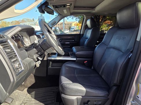 Used 2015 RAM 2500 Laramie image 16