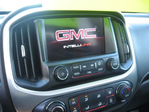 Used 2016 GMC Canyon 4x4 Crew Cab SLE image 9