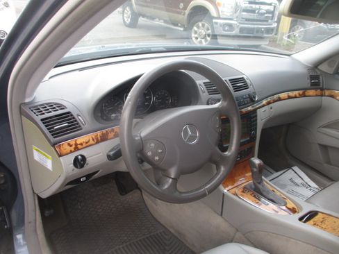 Used 2006 Mercedes-Benz E 350 Sedan image 12