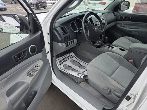 Used 2005 Toyota Tacoma image 14