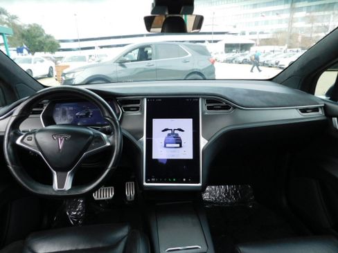 Used 2016 Tesla Model X P90D image 14