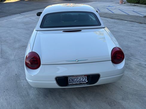 Used 2002 Ford Thunderbird image 29