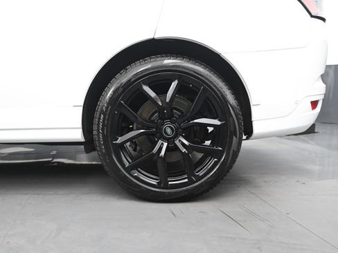 Used 2022 Land Rover Range Rover Sport SVR image 16