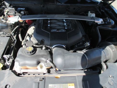 Used 2013 Ford Mustang GT Coupe RWD image 16