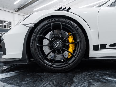 Used 2019 Porsche 911 GT3 RS Coupe RWD image 42