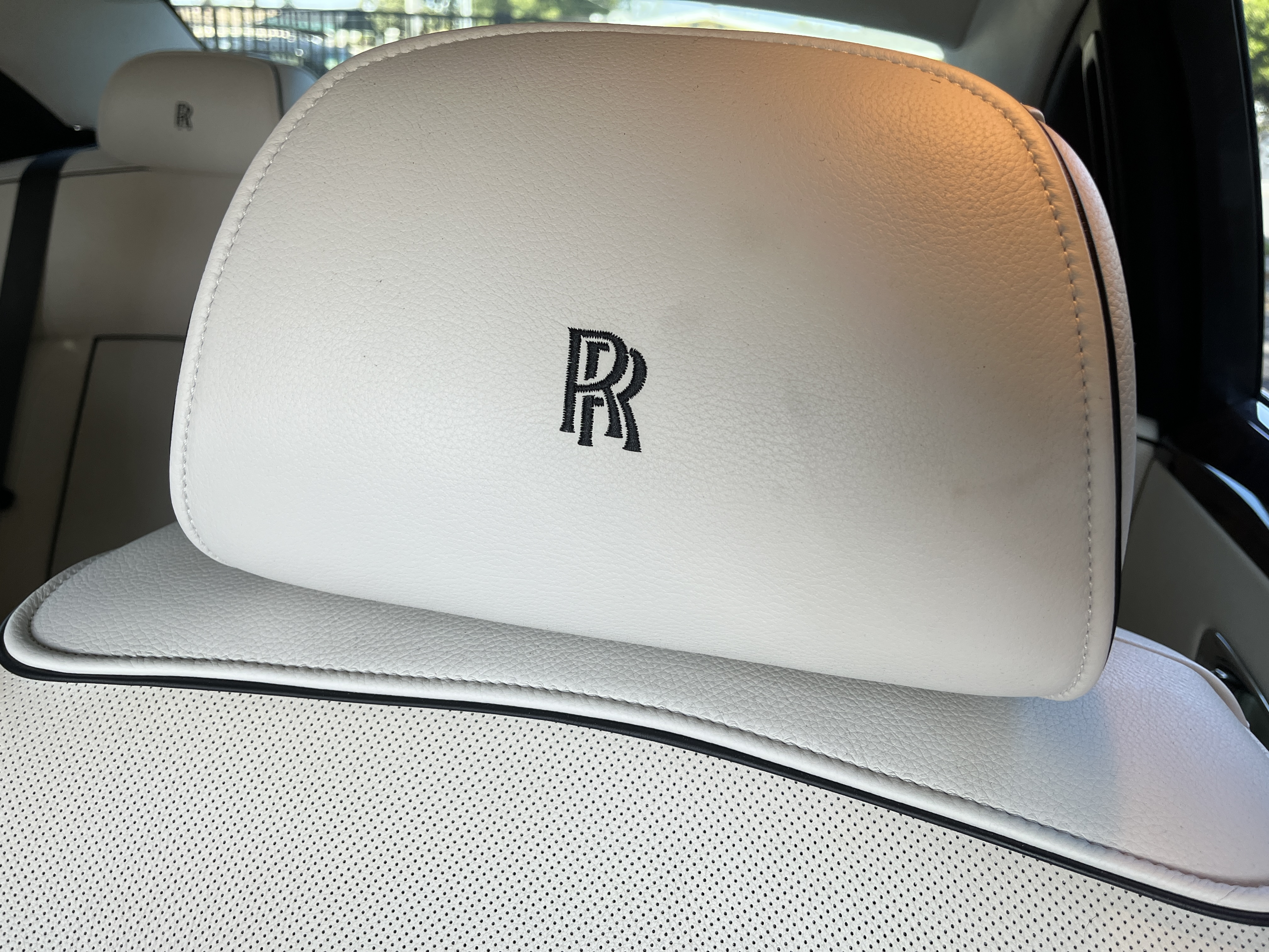 Used 2014 Rolls-Royce Ghost RWD image 32