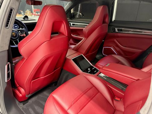 Used 2019 Porsche Panamera GTS image 17