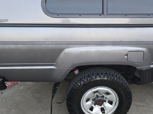 Used 1988 Toyota Pickup Deluxe image 20