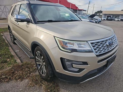 Used 2017 Ford Explorer Platinum image 5