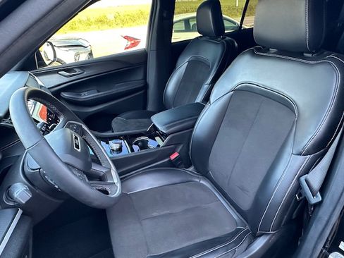 Used 2023 Jeep Grand Cherokee L Laredo image 11