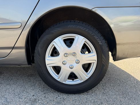 Used 2005 Toyota Corolla CE image 14