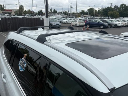 Used 2022 Toyota Highlander XLE image 21