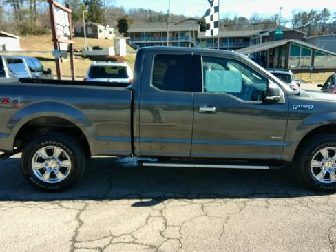 Used 2015 Ford F150 XLT image 5