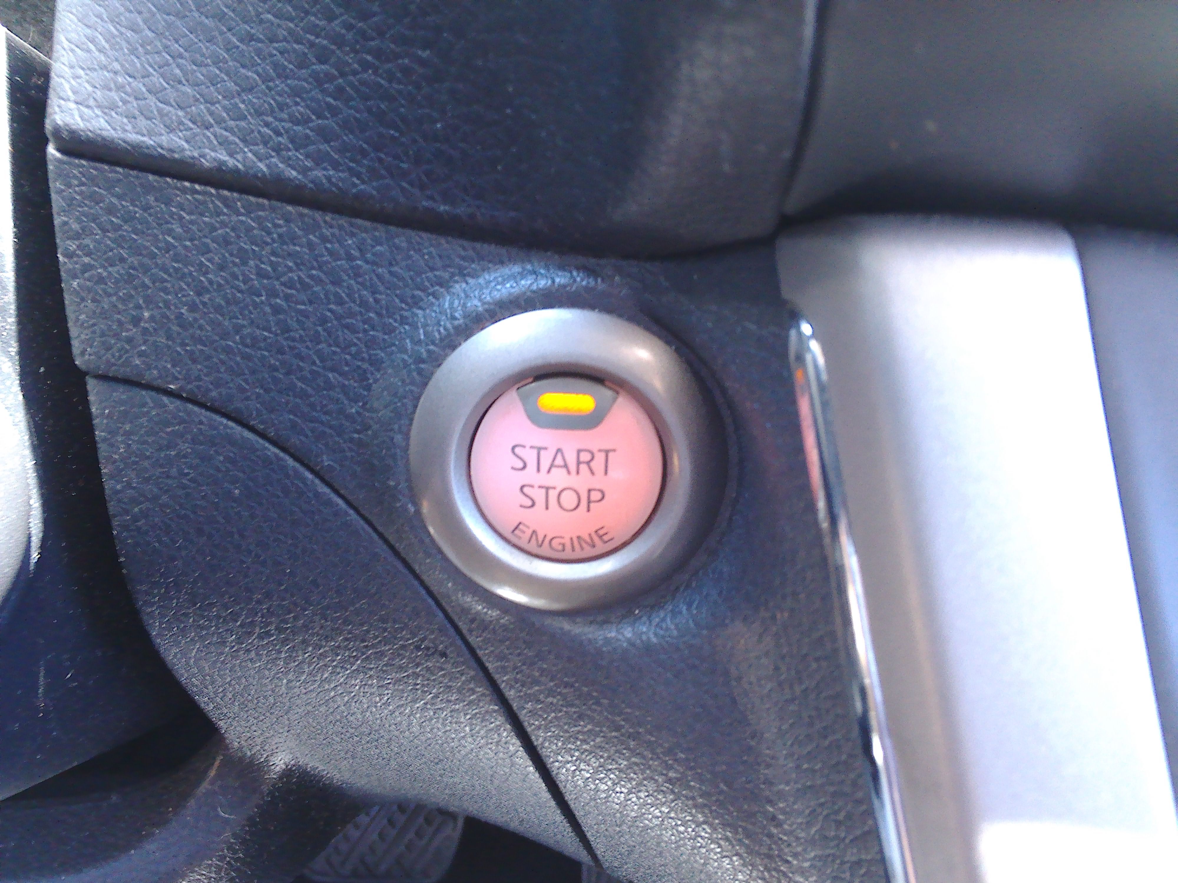 Used 2015 Nissan Sentra SV FWD image 25