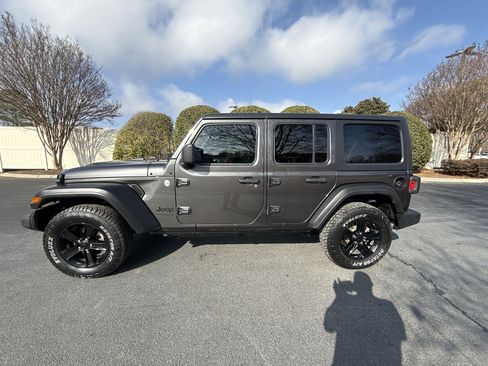 Used 2019 Jeep Wrangler Sport image 1