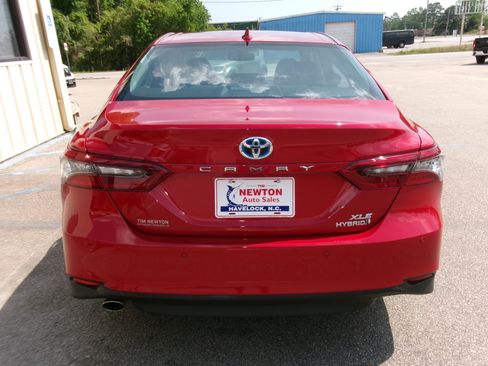 Used 2023 Toyota Camry XLE FWD image 5