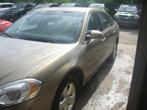 Used 2007 Chevrolet Impala LT FWD image 1