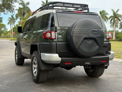 Used 2014 Toyota FJ Cruiser AWD/4WD image 40