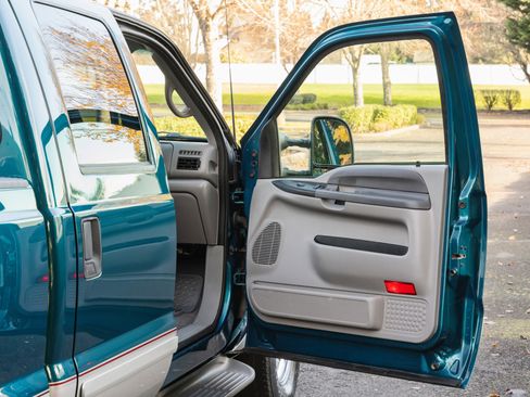 Used 2001 Ford F350 XLT image 42