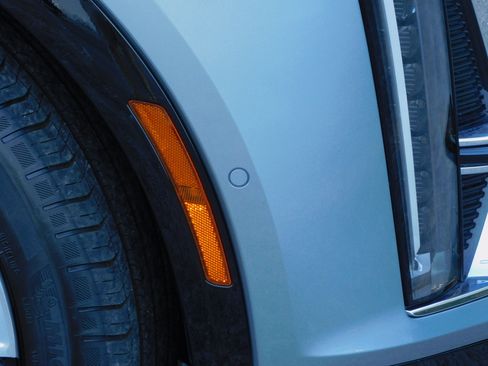 Used 2024 Cadillac Lyriq Luxury image 16