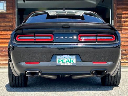 Used 2022 Dodge Challenger R/T Scat Pack RWD image 9