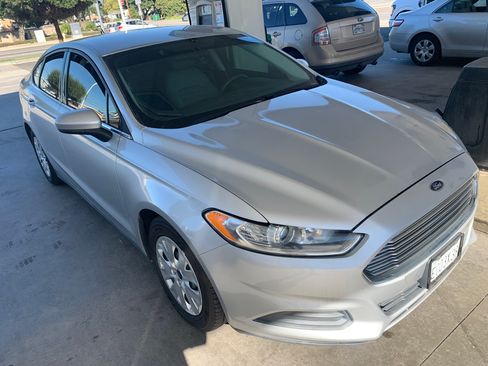 Used 2014 Ford Fusion S image 19