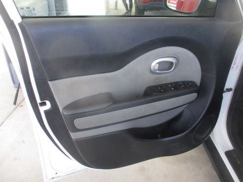 Used 2014 Kia Soul image 12
