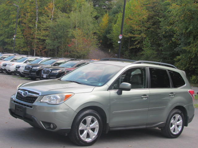 Used 2014 Subaru Forester 2.5i Limited AWD/4WD image 2