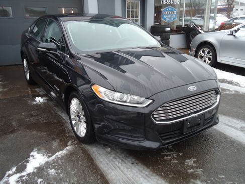Used 2014 Ford Fusion SE image 3