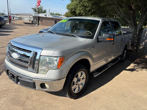 Used 2009 Ford F150 2WD SuperCrew XLT image 1