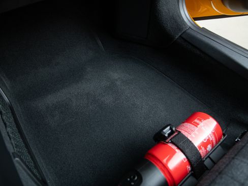 Used 2018 Porsche 911 GT2 RS image 33