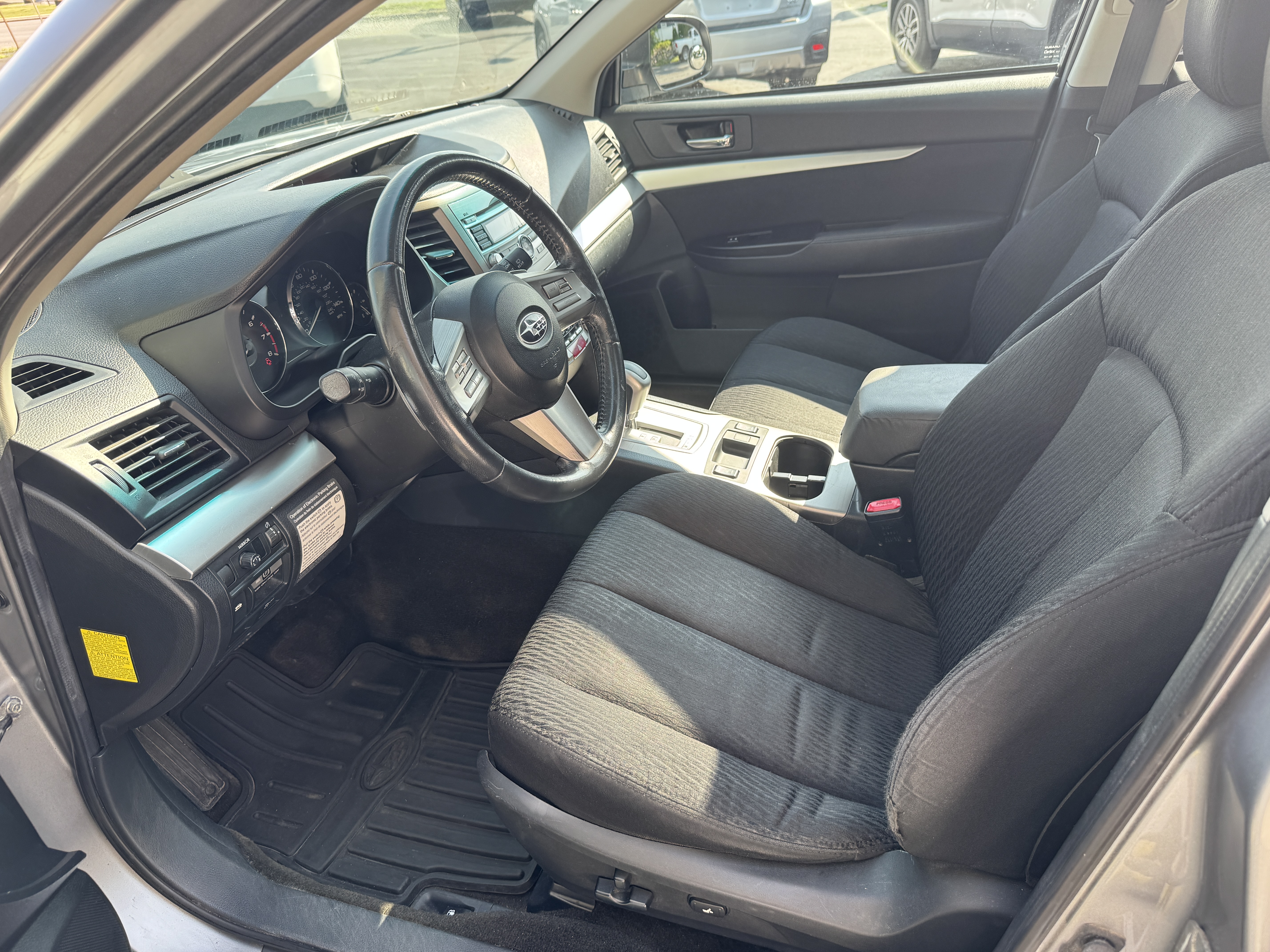 Used 2011 Subaru Outback 2.5i Premium AWD/4WD image 7
