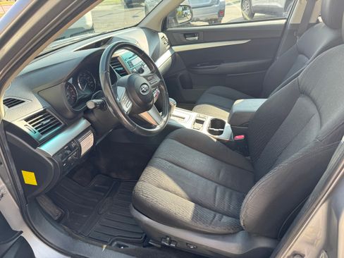 Used 2011 Subaru Outback 2.5i Premium AWD/4WD image 7