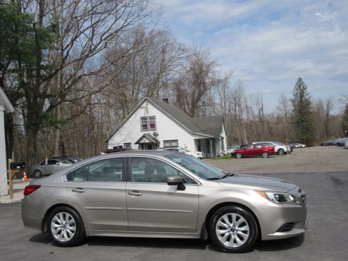 Used 2016 Subaru Legacy 2.5i Premium image 10