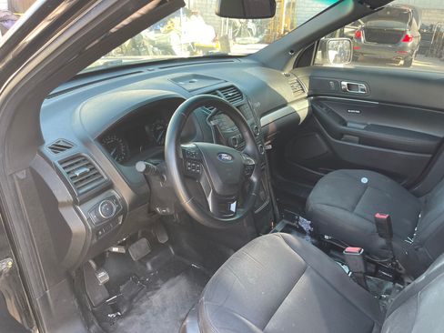 Used 2017 Ford Explorer image 11