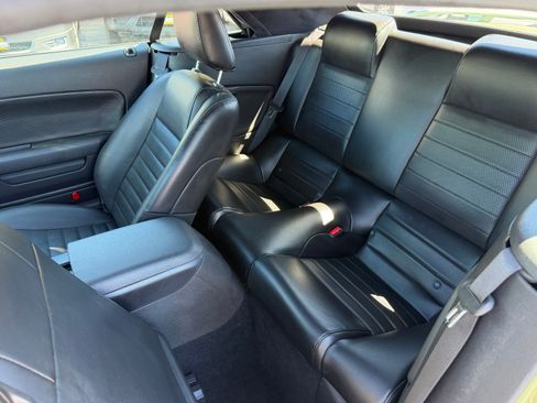 Used 2006 Ford Mustang GT Premium Convertible RWD image 10