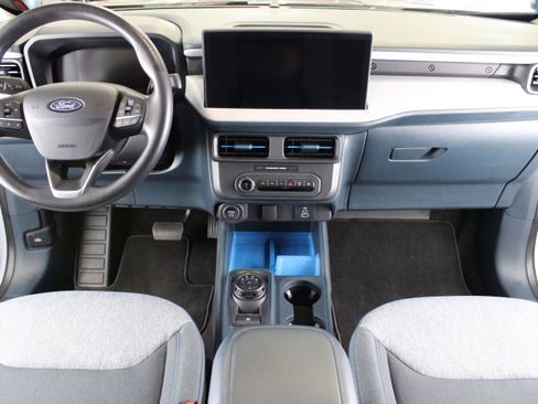 Used 2025 Ford Maverick XLT image 4