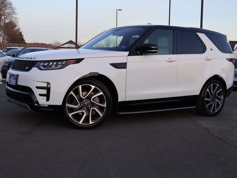 Used 2018 Land Rover Discovery HSE Luxury image 2