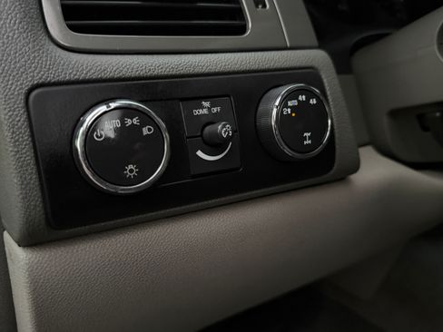 Used 2008 Chevrolet Suburban 4WD image 41