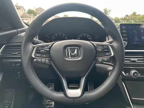 Used 2022 Honda Accord Sport image 10
